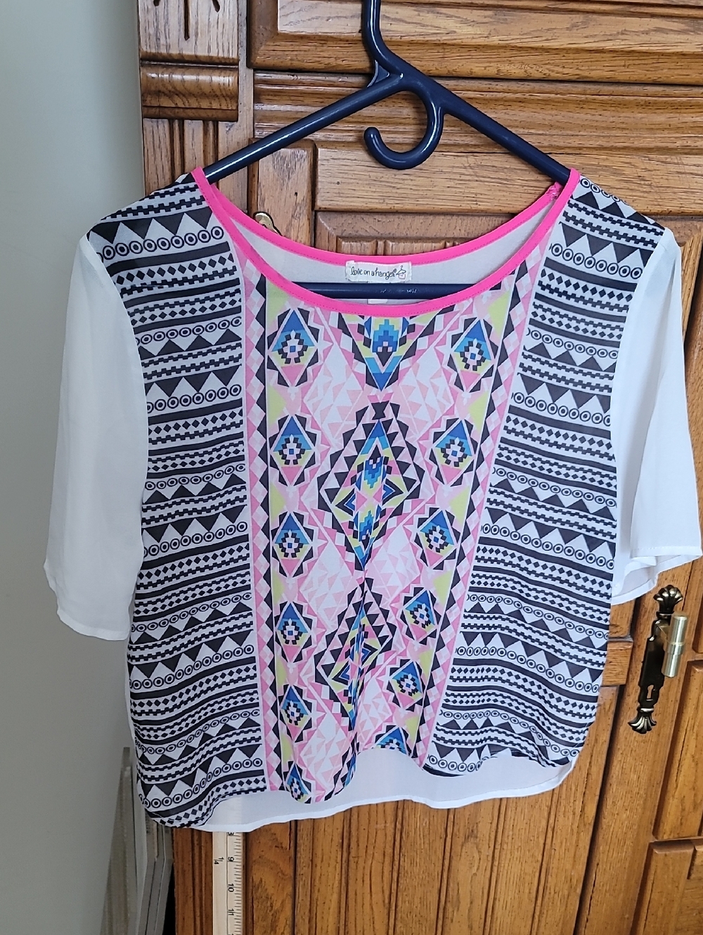 love on a hanger Pink, Black & White Geometric Short Sleeve Blouse